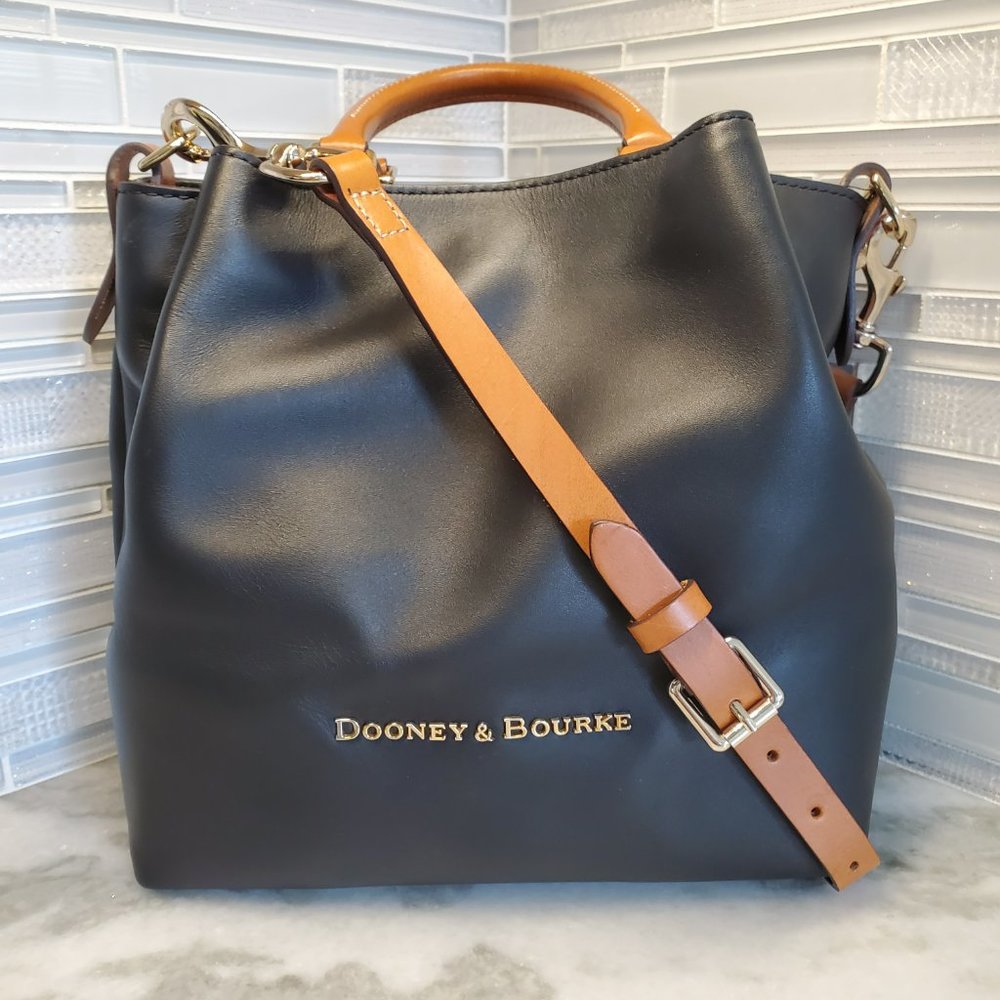 Dooney and Bourke City Barlow Black NWOT Small Perfect Condition - Picture 2 of 10